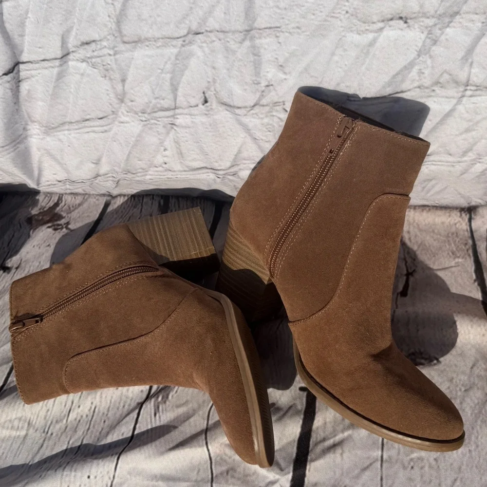 Universal Thread Brown Faux Suede Block Heel Ankle Boots Size 7 096101878
